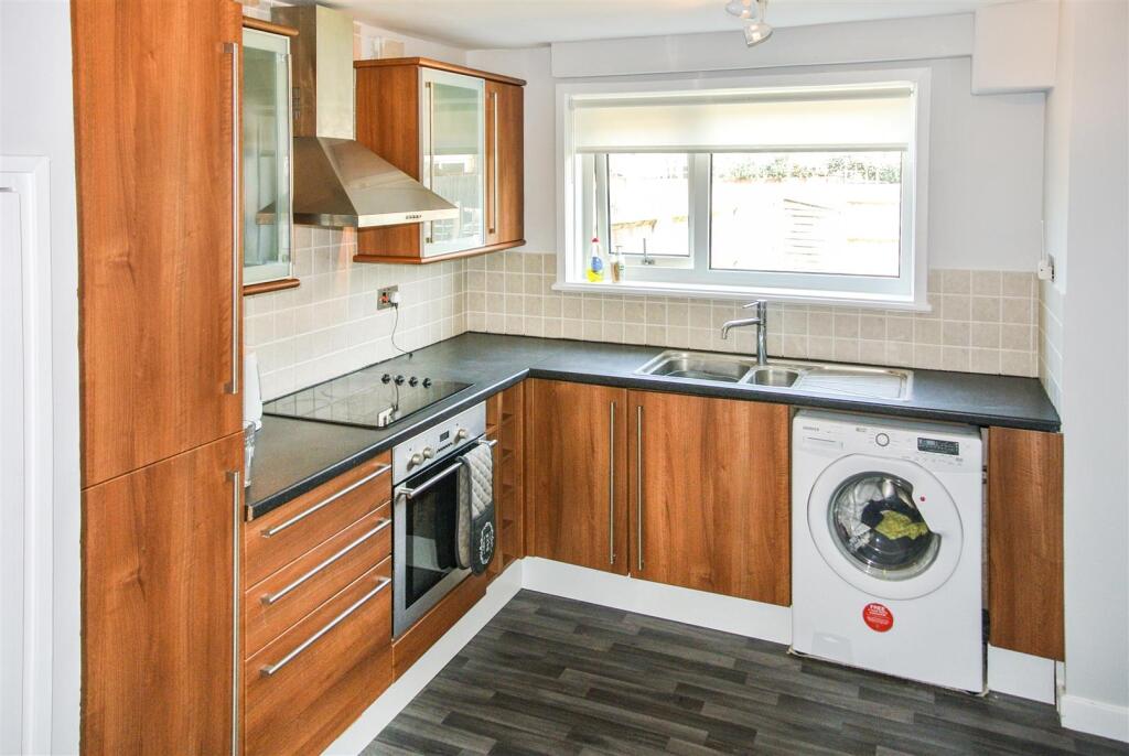 Kitchen b.JPG