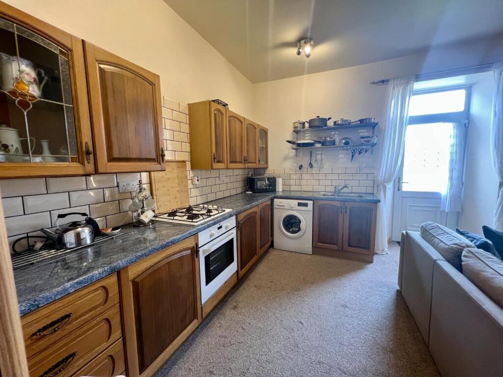 Lounge / Kitchen