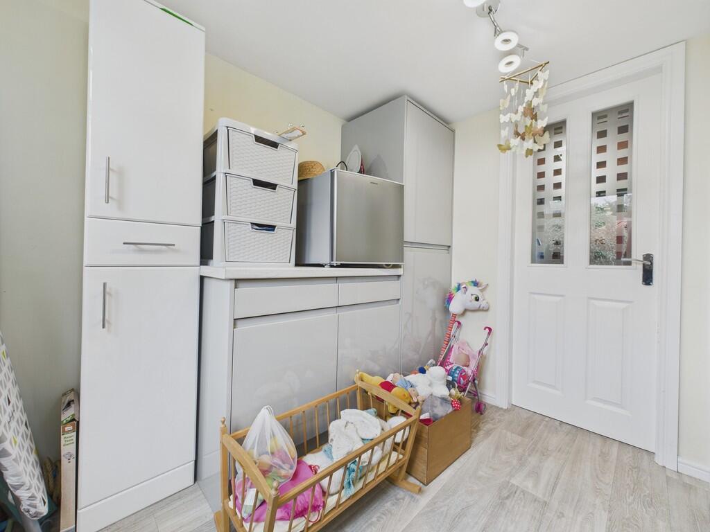 CAM04273G0-PR0172...