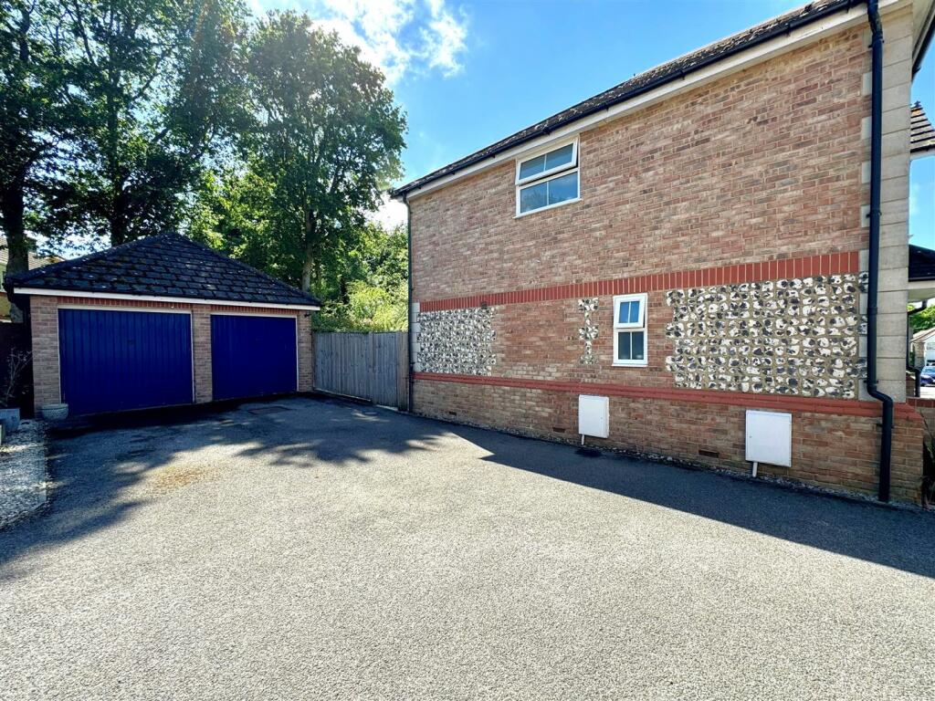 garage &amp; driveway.jpg