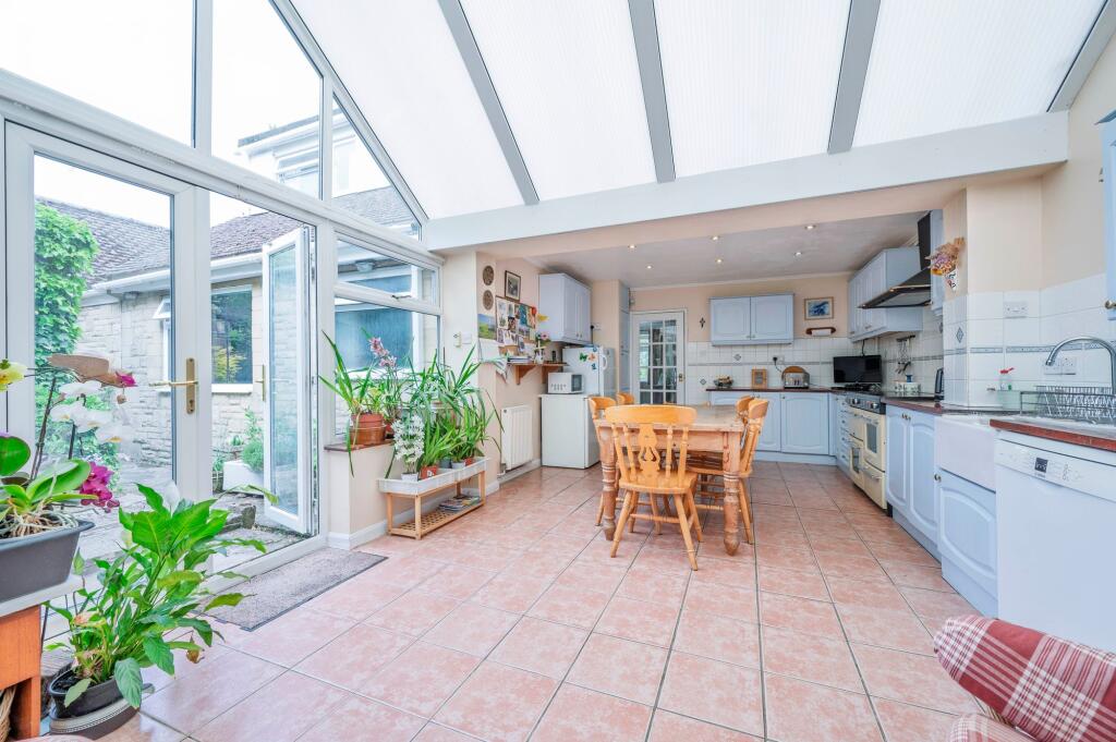 Kitchen &amp; Conservatory