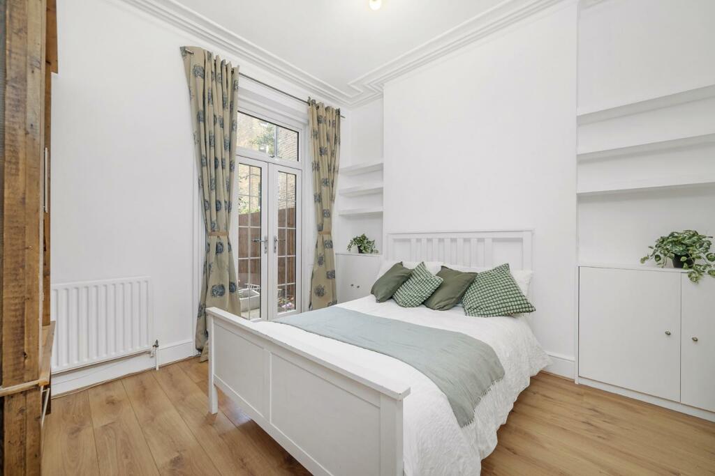 Bedroom 1.JPG