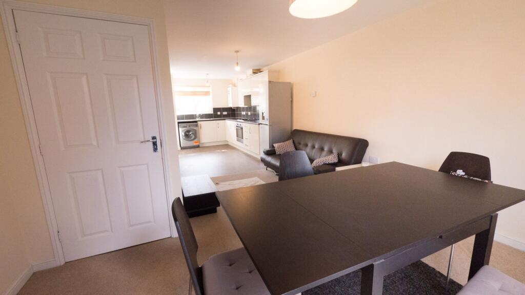 Dining/living area