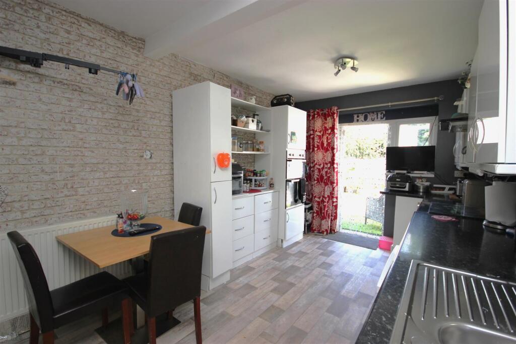 kitchen 3.JPG