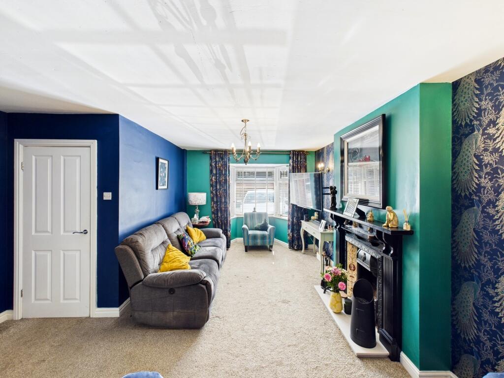 CAM05192G0-PR0041-STILL007