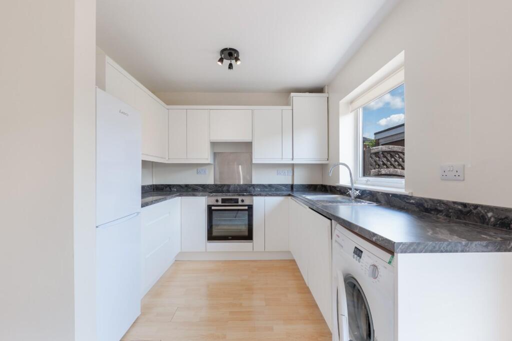 6, severn close kitchen diner-2.jpg