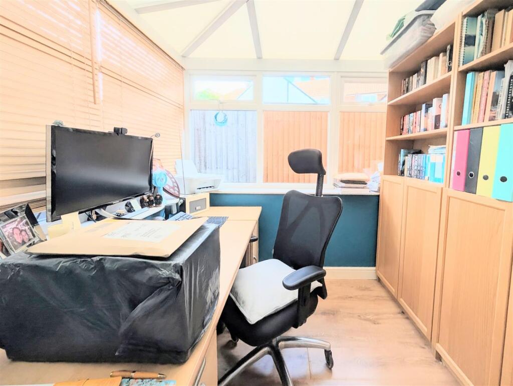 CONSERVATORY/OFFICE