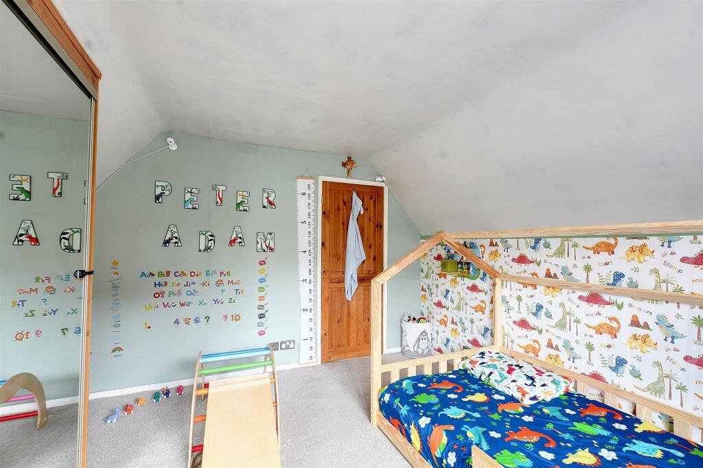 DSC_8895bedroom 2.jpg