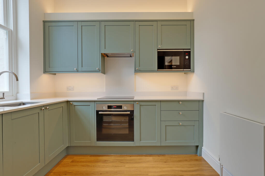 5 KITCHEN VIEW 1.jpg