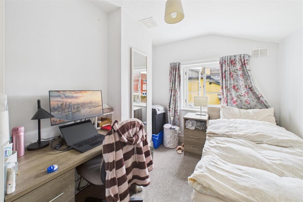 11 Osborne Villas, Kingsdown, Bristol BS2 8BP | Fr