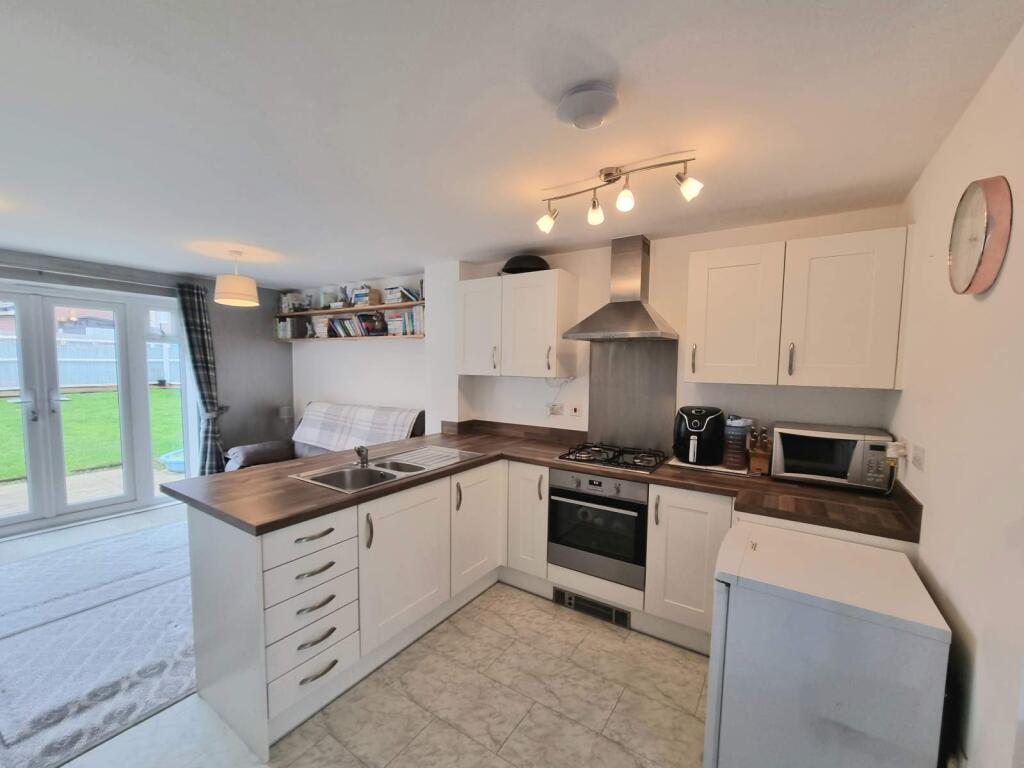 Open Plan Kitchen / Lounge