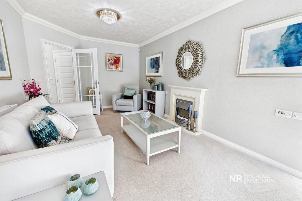 Lounge/Dining Room Extra