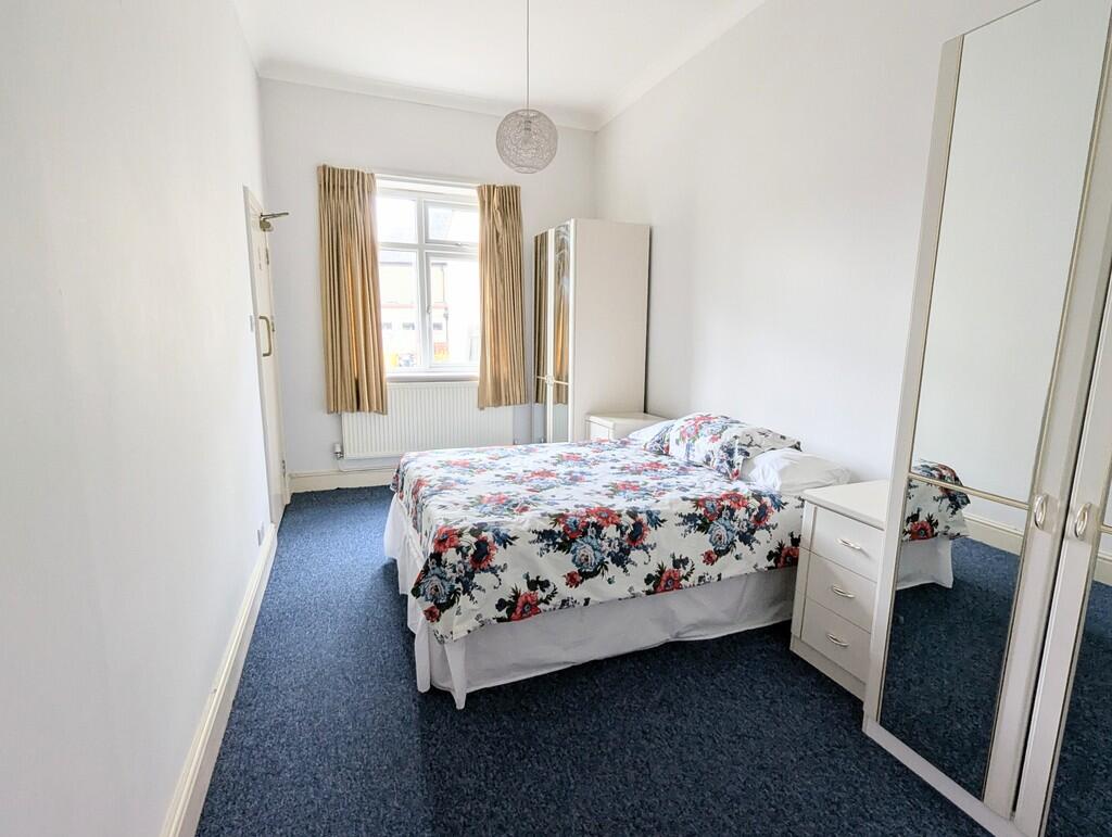 2.2 99A bedroom