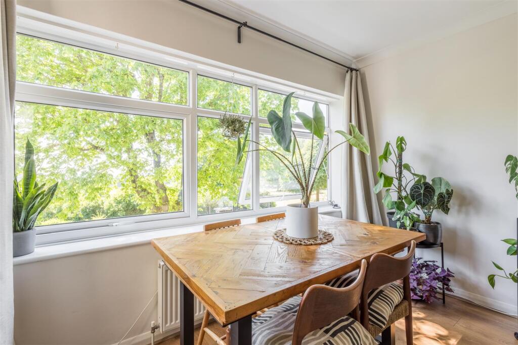 Flat 6 Carisbrooke-10.jpg