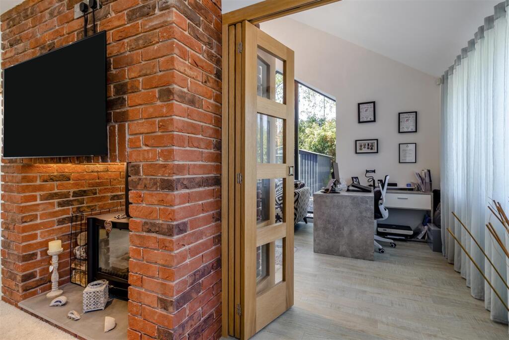 8646070-interior33.jpg