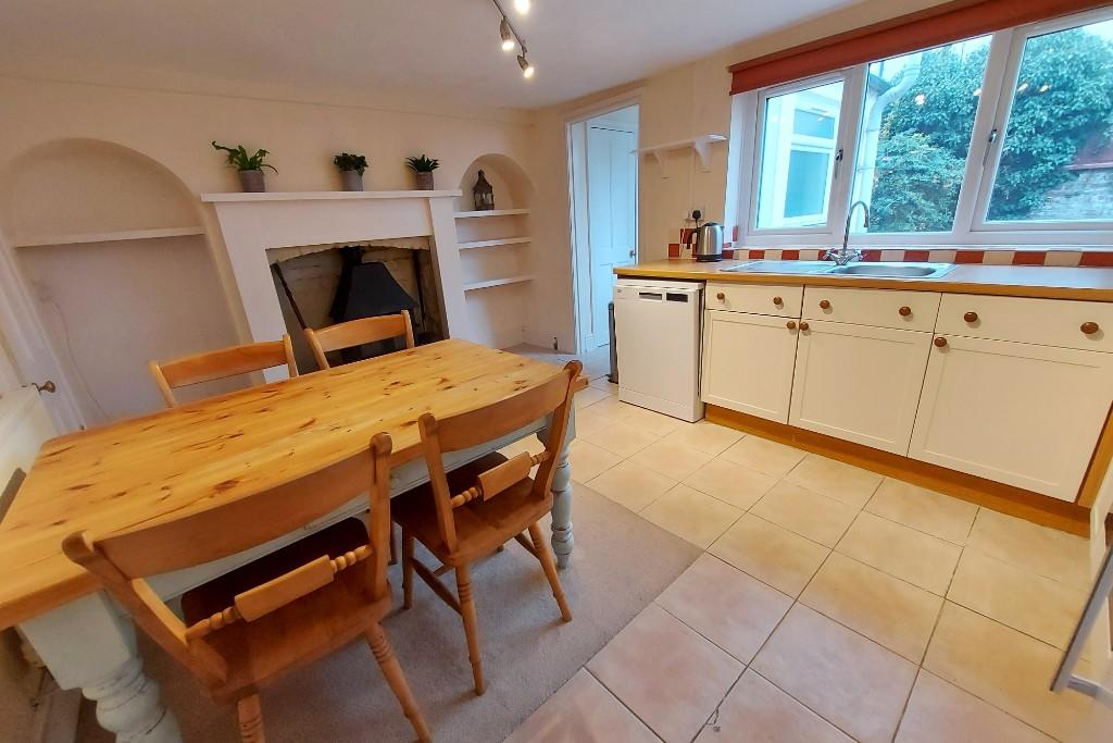 15' Kitchen/ Dininig