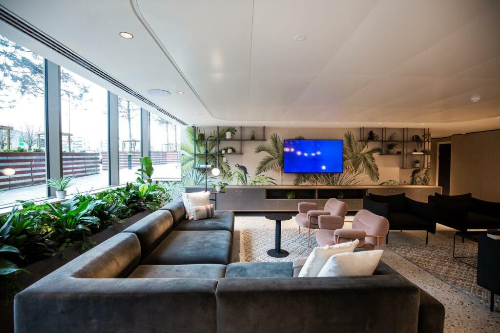 -Lobby 5.jpg