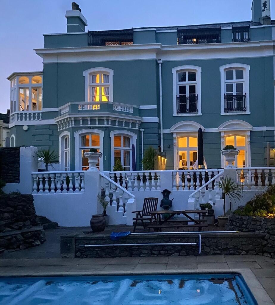 IMG_382054_25_lar...