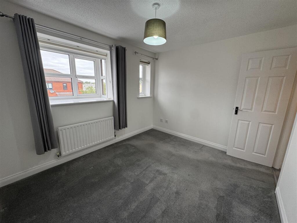 bedroom 2.JPG
