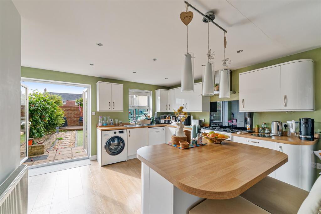 Kitchen/Dining/Family