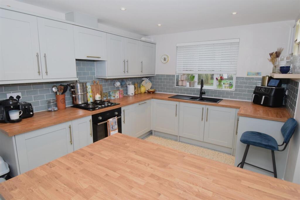 Kitchen/Breakfast Room