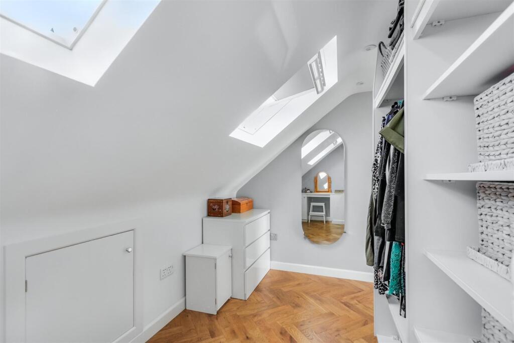 Dressing Room_2.jpeg