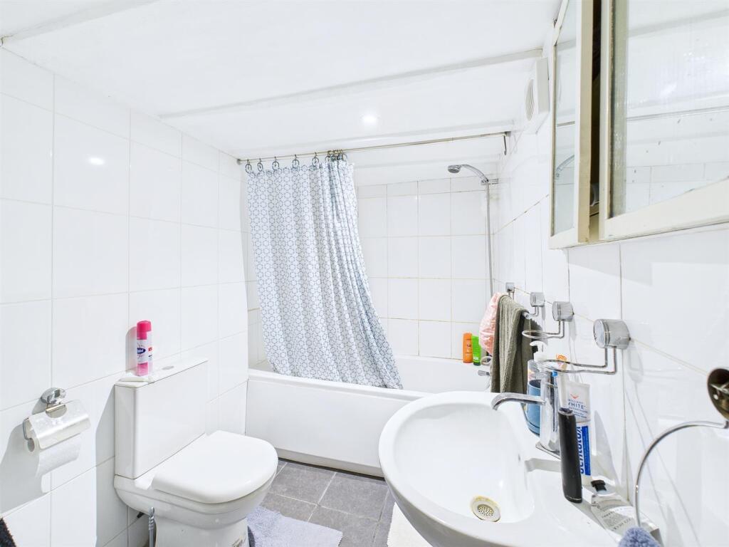7 - Period 9 Bedroom HMO.jpg