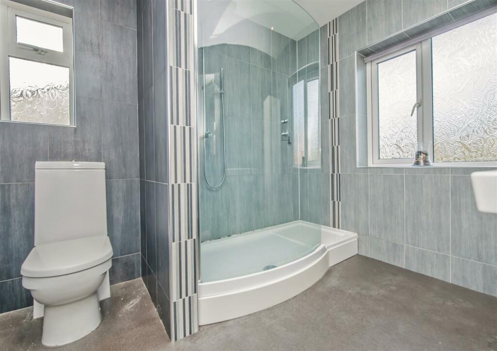Shower Room / WC: