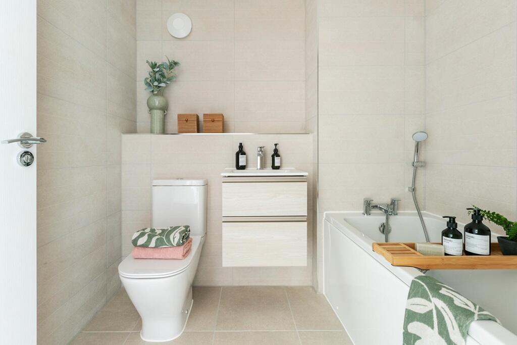 Modern family friendly bathroom