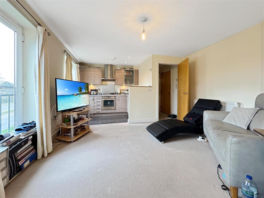 Open Plan Living / Kitchen