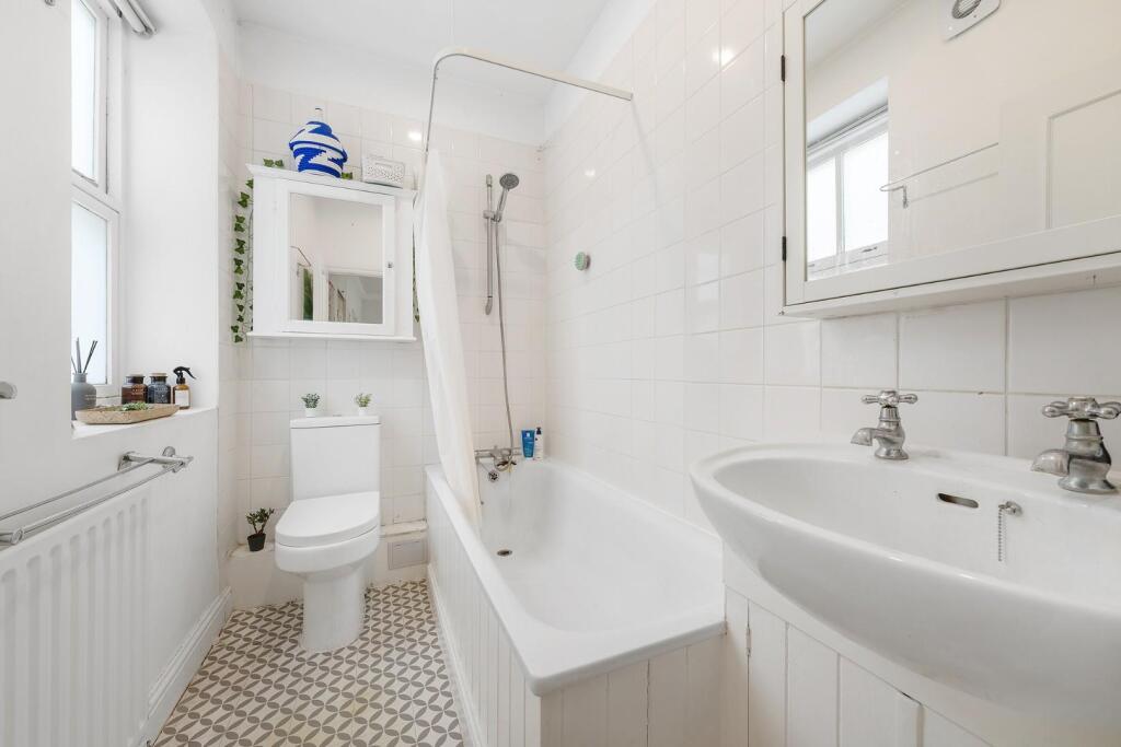 Bathroom.JPG