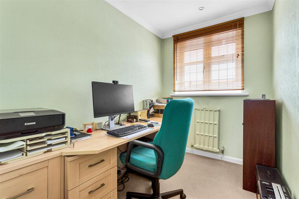 Chessholme Road Bedroom3.jpg