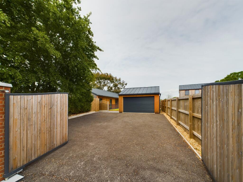 CAM01709G0-PR0020-STILL003