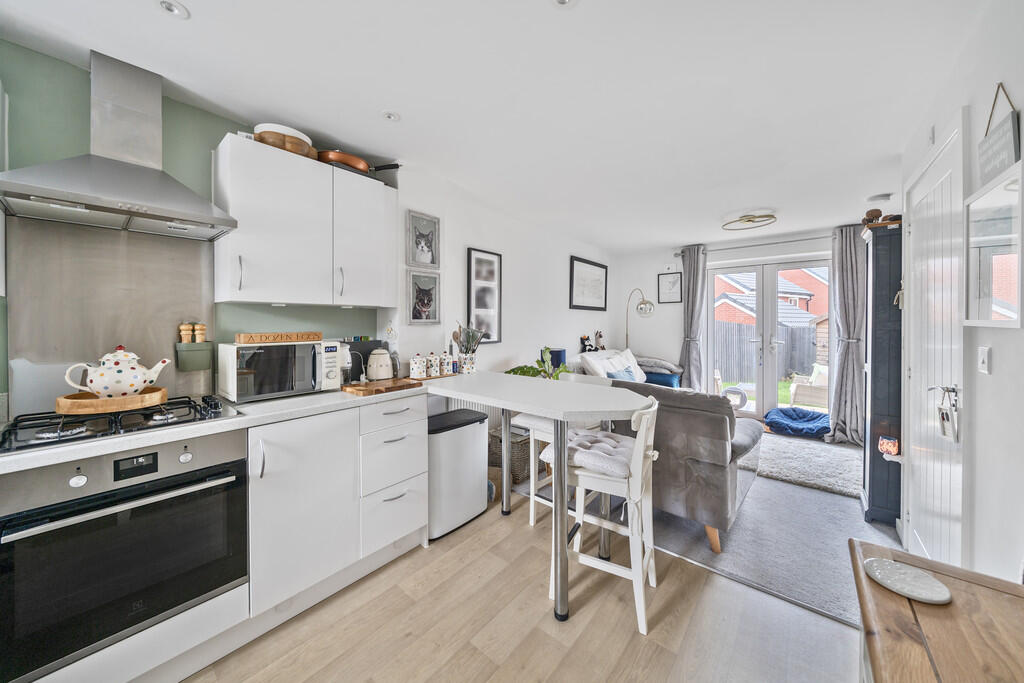 Kitchen &amp; Liv...