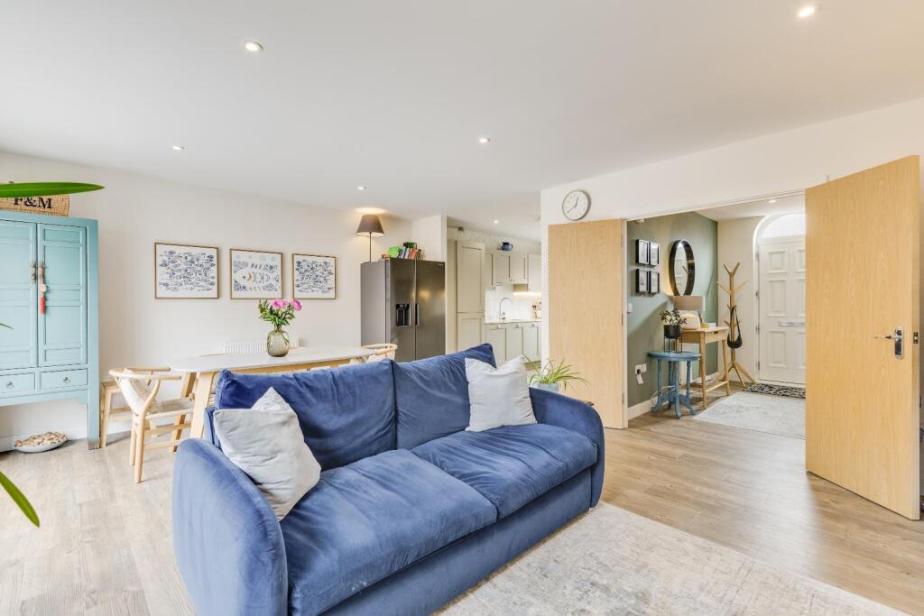 Railway Street 97-36.jpg