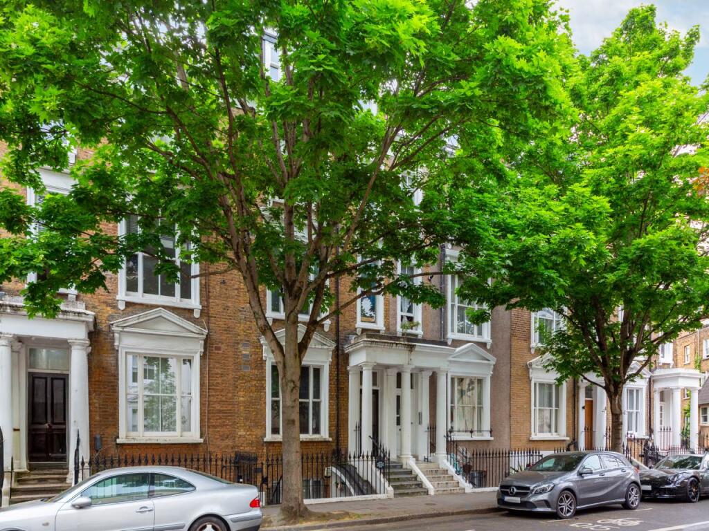Flat 2, 41 Kempsford