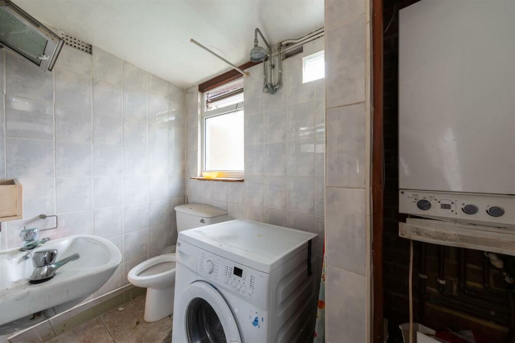 Odessa Road, E7
