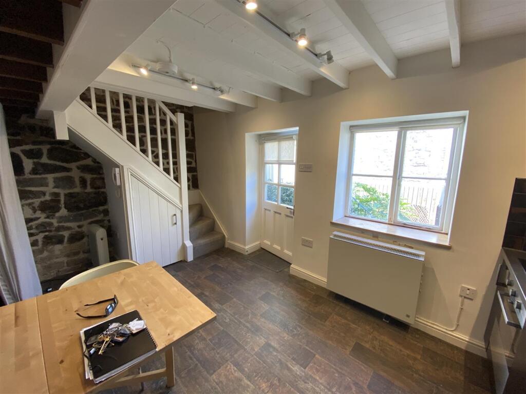 Living Area.JPG