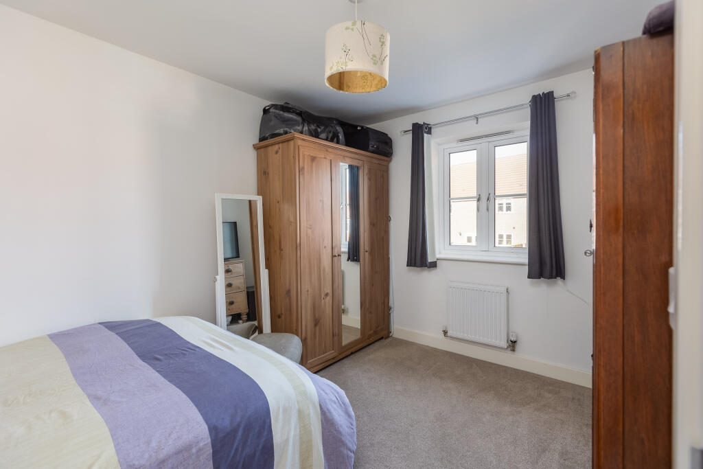 Holly Drive 12 Bedroom 3-1