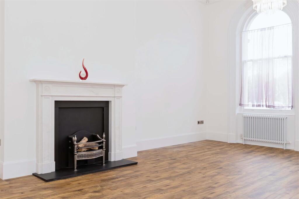 Adelaide Crescent_23.jpg