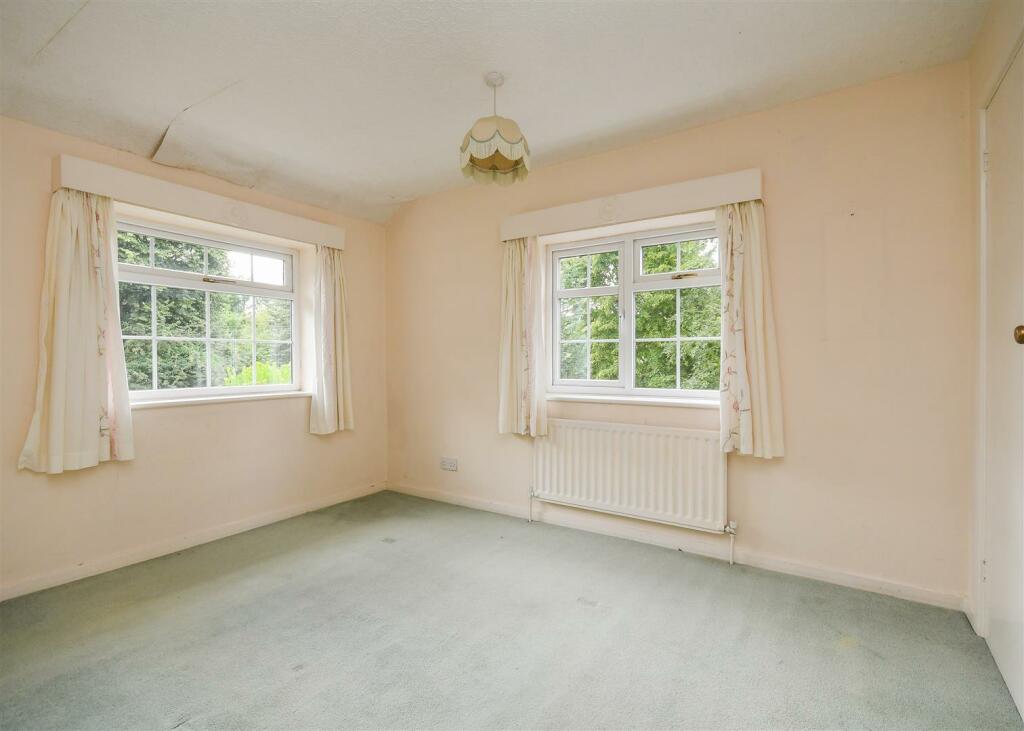 30 The Pavement - Bedroom 2.jpg