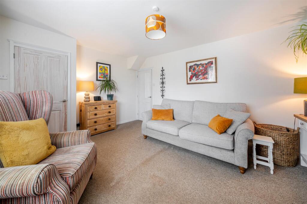 108 Brackley Road, Towcester