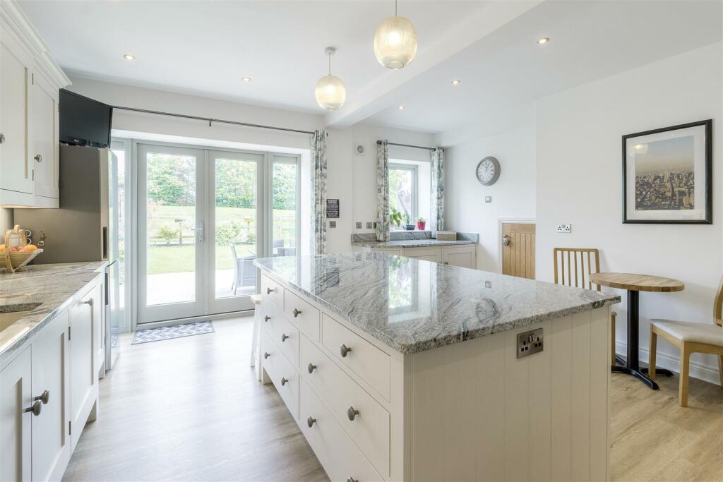 3 Poplars Yard, Shuttington