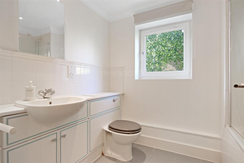 11-4c7b77426 - AM - Victoria Court, 30 Melville Pl