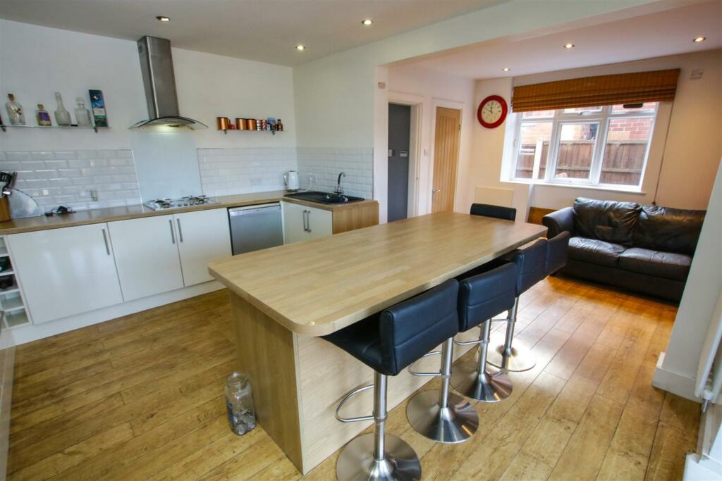 OPEN PLAN LIVING DINING KITCHEN