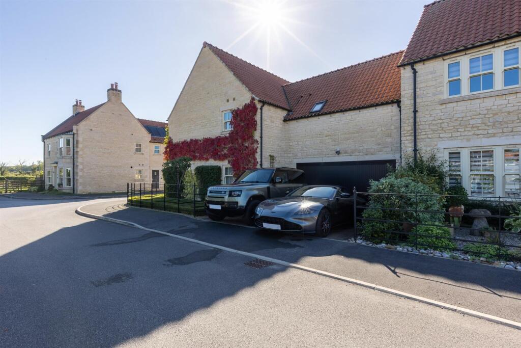 Double Garage &amp; Parking