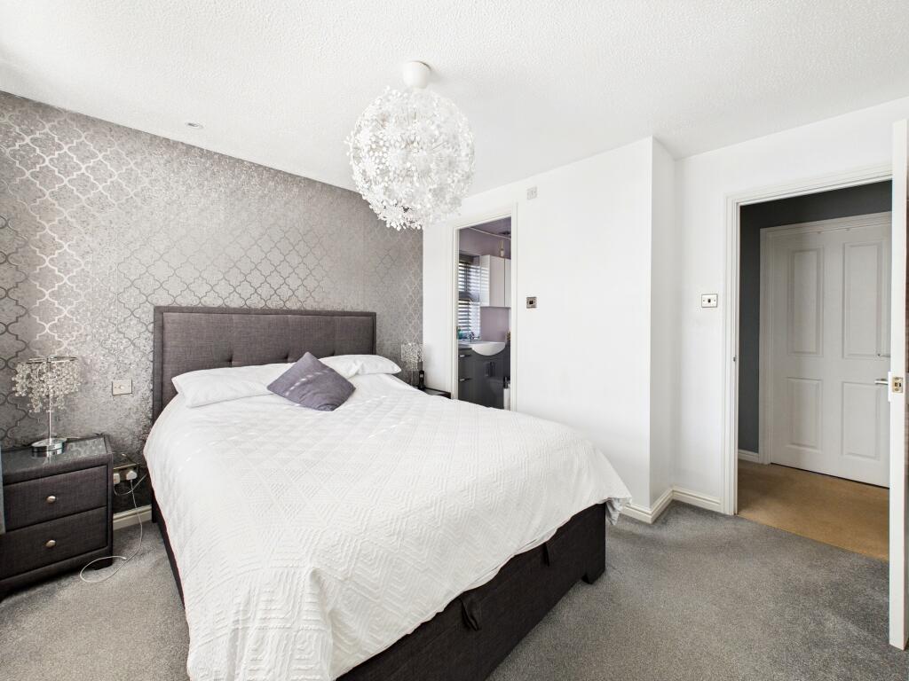 CAM05192G0-PR0013-STILL015