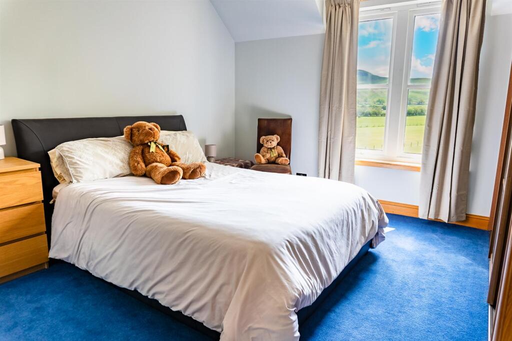 bedroom 5 - 1 .jpg