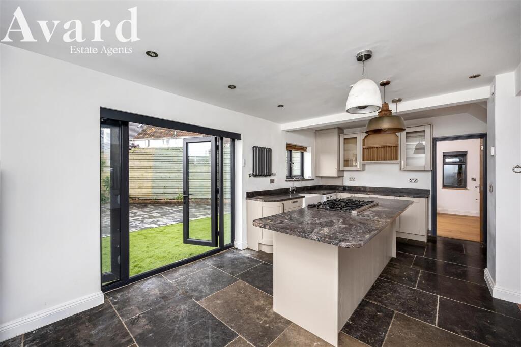 Warnham Rise_9-018.jpg