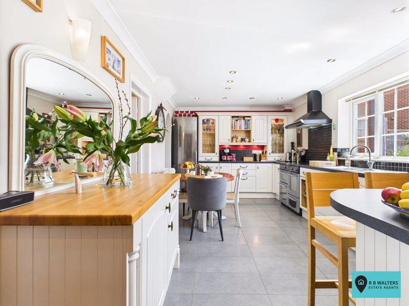 Kitchen/Breakfast Room